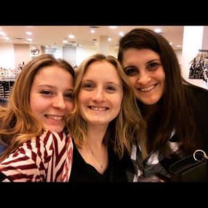 Meet your Posher, Ashlee